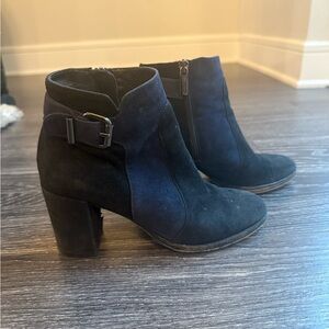 Aquatalia Eliana Black and Navy Weatherproof boots, size 6